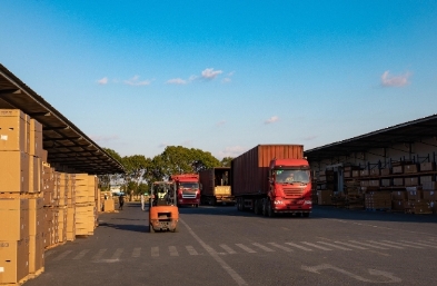 進口貨代作為連接國內(nèi)外市場的橋梁，扮演著舉足輕重的角色